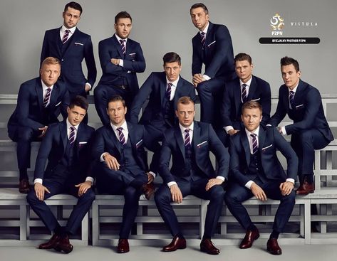 Poland Football Team, Poland Football, Men In Suits, Polished Man, Men's Soccer Teams, Robert Lewandowski, National Football Teams, Gifts For Photographers, Flash Photography