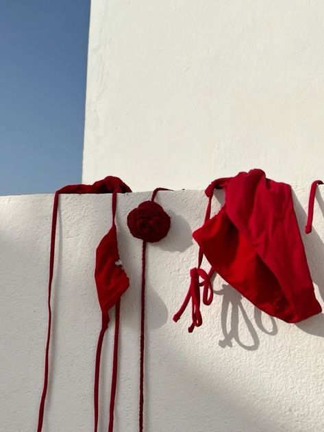 Red Surfboard Aesthetic, Red Summer Aesthetic, Vacay Aesthetic, Bold Sunglasses, San Diego Style, Red Beach, Italy Holidays, Goji Berry, Most Beautiful Eyes