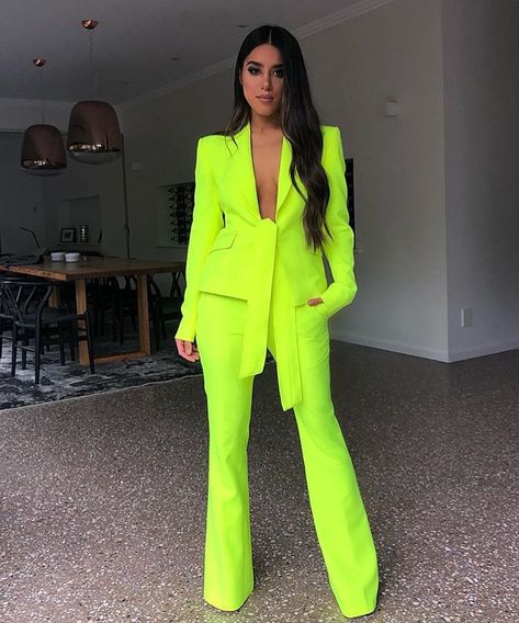 @effiekats 👏 #styledaily Ropa Color Neon, Blazers Women, Business Clothing, Suit Styles, Custom Made Suits, Neon Outfits, Afrikaanse Mode, Fashion Star, Neon Fashion