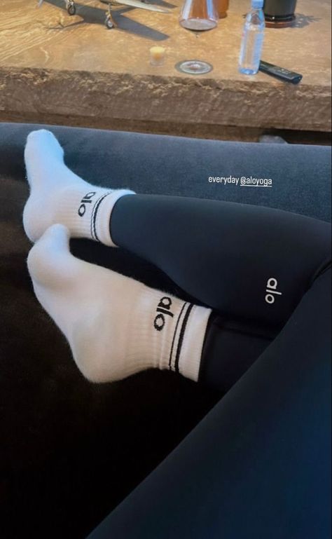 Yoga Flare Pants Outfits, Alo Socks, Alo Yoga Outfit, Pamela Reif Workout Plan, Pilates Motivation, Best Treadmill, Alo Yoga Leggings, Yoga Aesthetic, Prettiest Celebrities