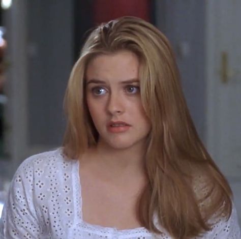 Cher Horowitz Aesthetic Icon, Clueless Movie Aesthetic, Clueless Hair Cher, Alicia Silverstone Haircut, Cher Horowitz Haircut, Alicia Silverstone Aesthetic, Cher Hairstyles Clueless, Cher From Clueless Hair, Cher Hair Clueless