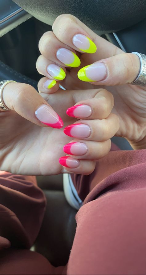 Neon Pink And Yellow French Tip Nails, Bright Nails French Tips, Neon Pink And Neon Yellow Nails, Neon French Tip Pedicure, Pink And Neon Yellow Nails, Hot Pink And Neon Yellow Nails, Neon Yellow Toes, Hot Summer Nails Neon, Neon Yellow French Tip Nails