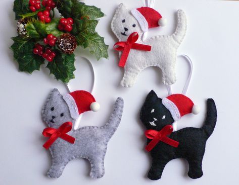 Cat Ornaments Diy, Cat Felt Pattern, Felt Cat Pattern, Cat Felt Ornament, Felt Cat Ornament, Diy Christmas Gift Tags, Cat Sewing Pattern, Christmas Home Decor Diy, Cat Sewing