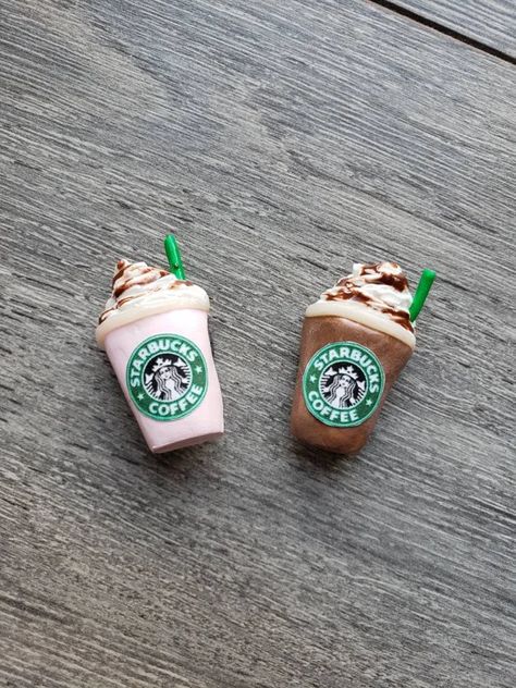 Free Shipping Set of 2 Magnets Coffee Starbucks Clay Polymer - Etsy Café Starbucks, Making Polymer Clay, Diy Magnets, Coffee Starbucks, Clay Magnets, Starbucks Lovers, Wood Keychain, Clay Crafts Air Dry, Caramel Chocolate