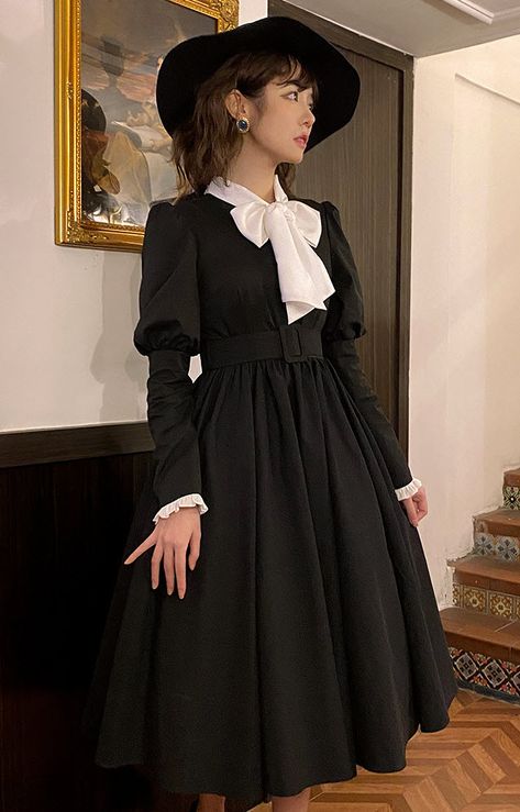 Classical Dress, Sell Dresses, Op Dress, Aesthetic Dress, Organza Skirt, Old Fashion Dresses, Uniform Dress, Fashion Design Clothes, Classic Dress