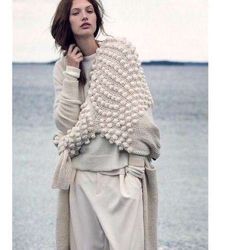 . Mode Editorials, Knit Fashion, Mode Inspiration, Winter Sweaters, Mode Fashion, Street Styles, Look Fashion, Editorial Fashion, The Ocean