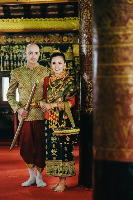 Laos Traditional Costume, Laos Photography, Lao Wedding, Laos Culture, Laos Wedding, Laos Clothing, Cultural Wear, Cultural Clothing, Book Mood