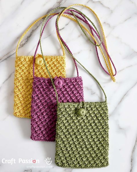 Small Crochet Crossbody Bag Pattern, Crocheted Pouch Free Pattern, Easy Crochet Crossbody Bag, Crochet Small Cross Body Bag, Small Crocheted Bag, Crochet Cross Body Bags Free Patterns, Crochet Bag Closure Ideas, Crochet Crossover Bag, Small Crochet Bag Free Pattern