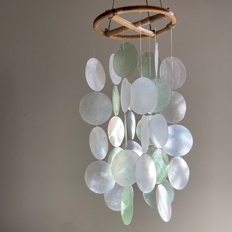 Thanks for the great review Bethany Anna Lee V. ★★★★★! Diy Glass Wind Chimes, Mobile Home Decor, Shell Wind Chimes, Shell Mobile, Diy Wind Chimes, Capiz Shell, Nursery Mobile, Soothing Sounds, Shell Crafts