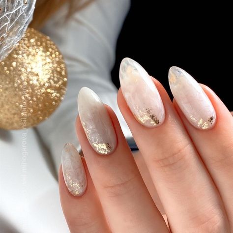 Almond Nails With Gold, Milky White Almond Nails, Bio Sculpture Gel Nails, White Almond Nails, White Nails With Gold, Nails With Gold, 60 Plus, Eye Nail Art, Gold Nail Designs