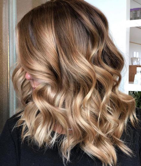 Light Caramel Balayage for Brown Hair #brownhairbalayage Light Caramel Balayage, Light Brown Hair With Highlights, Brown Lowlights, Brown Hair With Highlights And Lowlights, Highlights Ideas, Brown Hair Shades, Hair With Highlights, Brown Ombre Hair, Hair Light