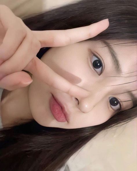 Iz One Hyewon, Uzzlang Girl, Korean Girl Fashion, La Face, Selfie Poses, Girl Icons, Girl Face, Ulzzang Girl