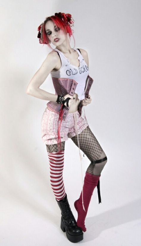 Emilie Autumn's wonderful style. Emilie Autumn Outfit, Emilie Autumn Aesthetic, Dark Caberet, Emelie Autumn, Emily Autumn, Dark Cabaret, Emilie Autumn, Zombie Girl, Gothic Beauty