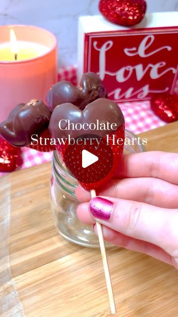 30K likes, 29 comments - hailey_makesfood on January 20, 2023: "Valentine’s chocolate strawberry hearts♥️ make this easy treat for your loved one😘 YOU..." Chocolate Covered Pretzels Valentines Day, Pretzel Hearts Valentine Treats, Valentine’s Day Pretzel Treats, Strawberry Hearts Dipped In Chocolate, Chocolate Cover Strawberry Valentines, Strawberry Hearts, Round Off, Easy Treat, Chocolate Strawberry