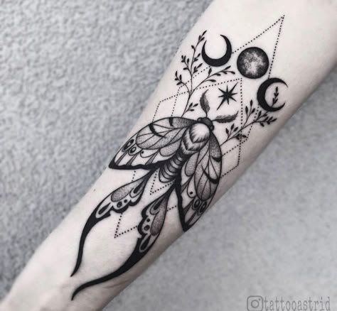 Lunar Moth Tattoo, Luna Moth Tattoo, Witchy Tattoos, Shin Tattoo, Lunar Moth, Saved Tattoo, Moth Tattoo, Forearm Tattoo Women, Dope Tattoos For Women