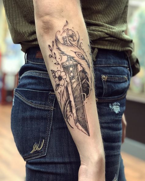 Ffvii Tattoo Ideas, Simple Gaming Tattoo, Zack Fair Tattoo, Ffvii Tattoo, Final Fantasy Tattoo Ideas, Ff7 Tattoo, Dnd Tattoos, Berserk Tattoo Ideas, Owl Feather Tattoos