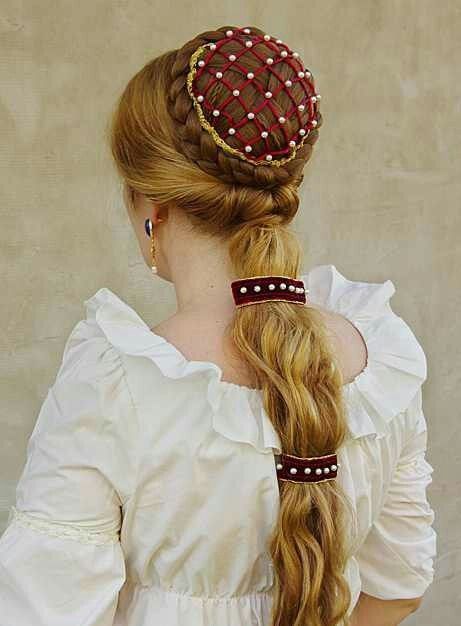 Historical Hairstyles, Italian Hair, Medieval Hairstyles, Rapunzel Hair, Fantasy Hair, Athletic Hairstyles, Curly Bob Hairstyles, French Twist, Head Piece