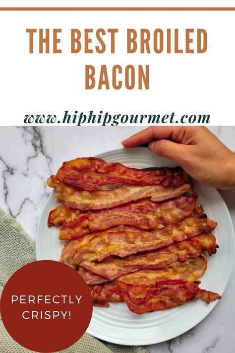 hand holding a plate of cooked bacon strips How To Fry Bacon, Oven Bacon, Oven Cooked Bacon, Make Bacon, Bacon In The Oven, How To Make Bacon, Best Oven, Cooking Bacon, Bacon Breakfast