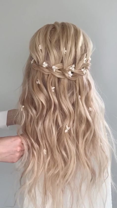 Waterfall Braid Prom, Braid Hairstyle Ideas, Waterfall Braid Hairstyle, Waterfall Hairstyle, Easy Trendy Hairstyles, Bridal Hair Down, Hoco Hair Styles, Cute Hairstyle, Braid Hairstyle