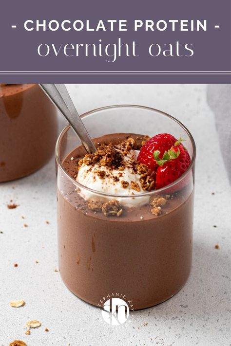 With over 40 grams of protein, these chocolate protein blended overnight oats are a great meal prep idea for healthy breakfasts. Blended Overnight Oats, Metabolic Eating, 40 Grams Of Protein, Kay Nutrition, Blueberry Cream Cake Recipe, Blueberry Overnight Oats, Chocolate Overnight Oats, Protein Overnight Oats, Healthy Oatmeal Recipes