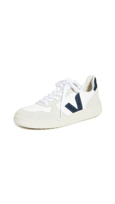 On-Sale Veja Sneakers - We Finally Found Meghan Markle-Approved Veja Sneakers On Sale Veja V 10, Veja Shoes, Pretty Shoes Sneakers, Veja Sneakers, Style Casual Chic, Styles Women, Popular Shoes, Recycled Rubber, New Balance Shoes