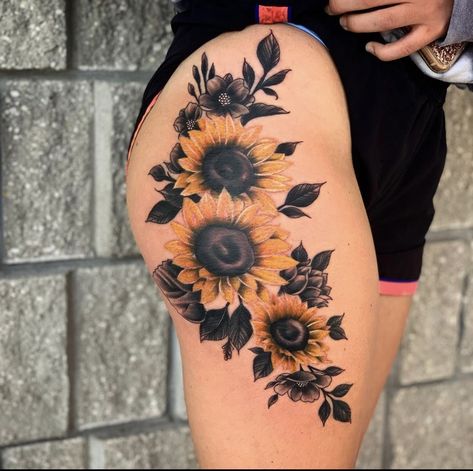 Side Thigh Tattoos Women, Mandala Thigh Tattoo, Sunflower Tattoo Thigh, Side Thigh Tattoos, Omerta Tattoo, Hip Thigh Tattoos, Hip Tattoos Women, Gorgeous Tattoos, Sunflower Tattoos