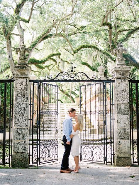 Vizcaya Miami, Florida Engagement Photos, Vizcaya Museum And Gardens, Vizcaya Museum, South Florida Wedding, Engagement Session Outfits, Beach Engagement Photos, Miami Wedding, Nyc Wedding