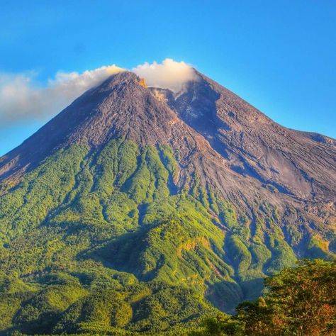 Mt. Merapi, Yogyakarta Araling Panlipunan Design, Philippines Landscape, Malaysia Poster, Reality Shifting, Royal Blood, Ghibli Artwork, Higher Ground, Thunder And Lightning, Alam Yang Indah