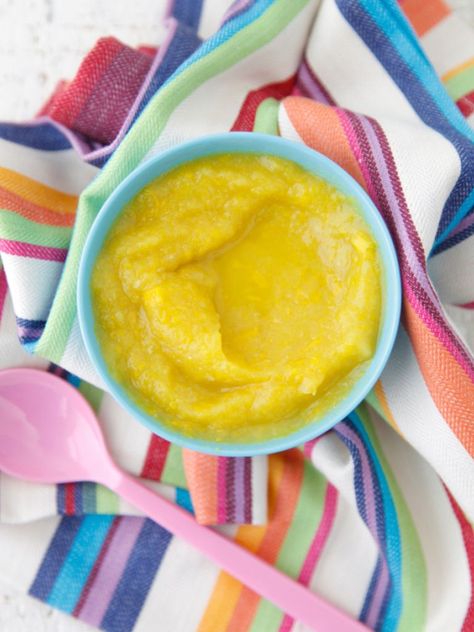 Summer Squash Baby Food | #babyfood #howtomakebabyfood https://weelicious.com/2016/07/07/summer-squash-baby-food/ Food Sweet Potato, Apple Sweet Potato, Sweet Potato Puree, Making Baby Food, Sweet Potato And Apple, Baby Puree Recipes, Baby Puree, Potato Puree, Organic Baby Food