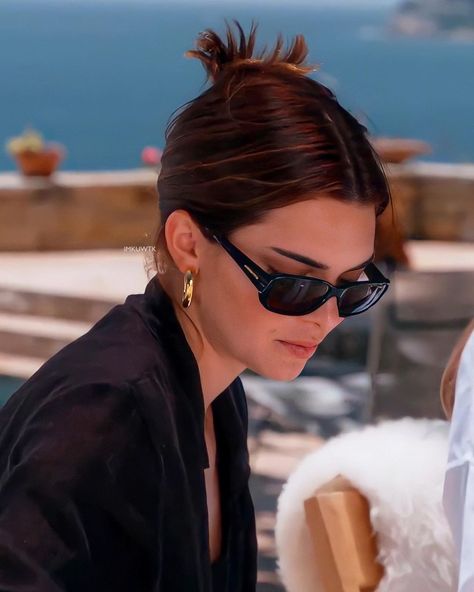 Kendall Jenner Jewelry, Kendall Jenner Sunglasses, Kendall Jenner Face, Kendall Style, Keeping Up With The Kardashians, Jewelry Style, Kendall And Kylie, Kendall Jenner, Fashion Classy