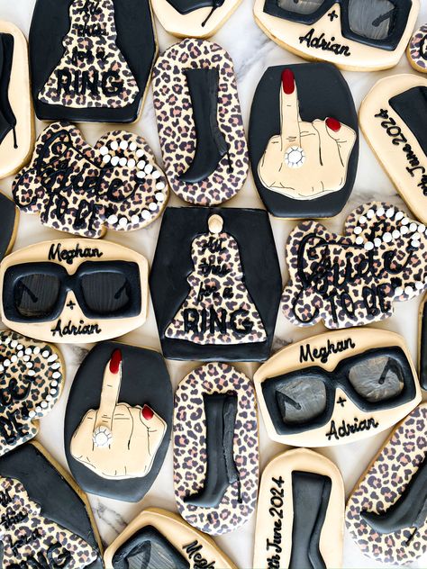 We love when the bride to be shakes it up a little bit. Just love how these "mafia wife" cookies turned out for this bachelorette party. 🖤💍 #sugarcookies #sugarcookiesofinstagram #customcookies #decoratedsugarcookies #cookiedecorating #sanfranciscoevents #bayareaevents #spacecadetbakingco #mafiawife #bachelorette #bacheloretteparty #bachelorettecookies Mob Wife Bachelorette, Mafia Wife, Mafia Wives, Bachelorette Cookies, Mob Wives, Mob Wife, Custom Cookies, Bride To Be, Sugar Cookies Decorated