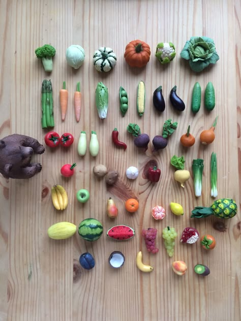 Polymer Clay Vegetables, Diy Polymer Clay Charms, Clay Veggies, Mini Foods Clay, Clay Food Sculpture, Air Dry Clay Food, Mini Clay Food, Clay Vegetables, Food Magnets