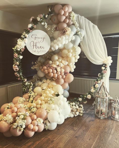 Dreamy Balloon Hoop - weddings Balloon Hoop, Balloon Bar, Balloon Displays, Wedding Hoop, Balloon Display, Display Props, The Balloon, Party Balloons, Party Decor