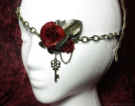 Eyepatch Rose Eyepatch, Steampunk Eyepatch, Rose Crown, Princesa Peach, Pretty Necklace, Patches Fashion, Pirate Costume, Skeleton Key, Gothic Jewelry