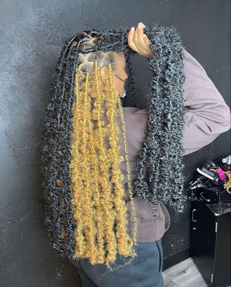 𝙋𝙞𝙣𝙩𝙚𝙧𝙚𝙨𝙩@𝙪𝙙𝙭𝙣𝙩𝙢𝙖𝙩𝙩𝙚𝙧 Twisted Hair, Butterfly Locs, Cute Braided Hairstyles, Box Braids Hairstyles For Black Women, Cute Box Braids Hairstyles, Quick Braided Hairstyles, Protective Hairstyles Braids, Hair Twist Styles, Pretty Braided Hairstyles