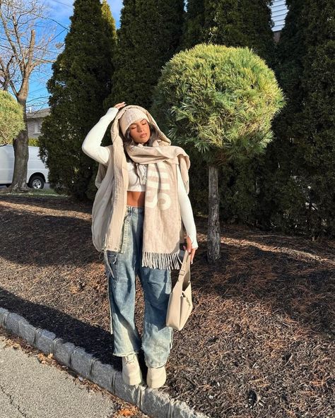 clocked out | Instagram Monet Mcmichael, Fits Aesthetic, Winter Outfit Ideas, Fire Fits, Paris Street Style, Winter Fits, Kendall Jenner Style, Rainy Day Outfit, Fall Street Style