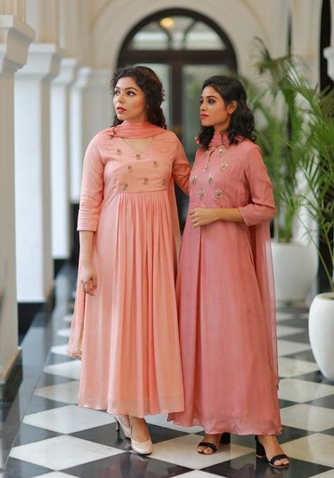 Georgette Churidar Design, Pleated Dress Indian, Pleated Kurti Designs, Pleated Kurti, Georgette Kurtis, Silk Kurtis, Embroidery Traditional, Kalamkari Dresses, Silk Kurti Designs