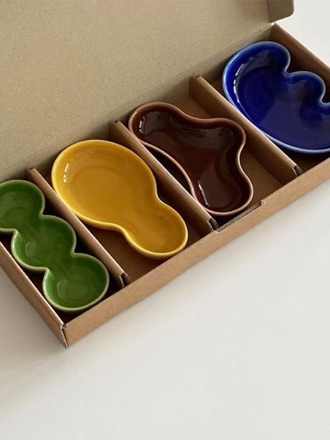 These organic and playful ceramic dishes add a whimsical touch to any table. Use for snacks, appetizers or dipping sauces, or just display them! Sold in a set of 4 Dimensions: approx. 4.75" long (12cm)