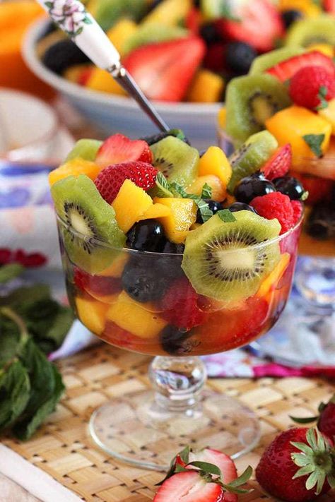 Champagne Mimosa, Healthy Taco Recipes, Best Fruit Salad, Fruit Platter Designs, Fruit Salad Easy, Summer Salads With Fruit, Dessert Aux Fruits, Läcker Mat, Fruit Salad Recipes