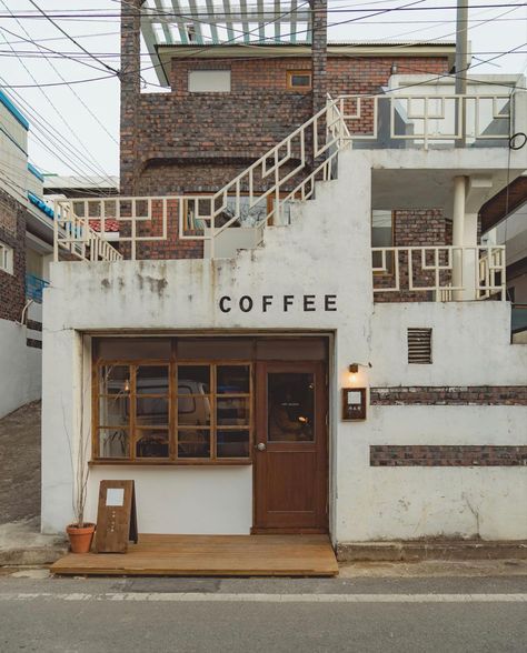 Front Of Coffee Shop, Cafe Outside, Instagram Cafe, Korean Cafe, Rustic Cafe, Building Aesthetic, Coffee Shop Aesthetic, Cafe Shop Design, Casa Patio