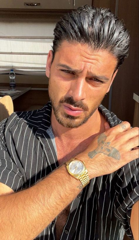 Handsome Italian Men, Italian Hair, Stylish Mens Suits, Michele Morrone, Say Something Nice, Men Hair, Italian Men, Corte De Cabelo Masculino, Mens Hairstyles Short