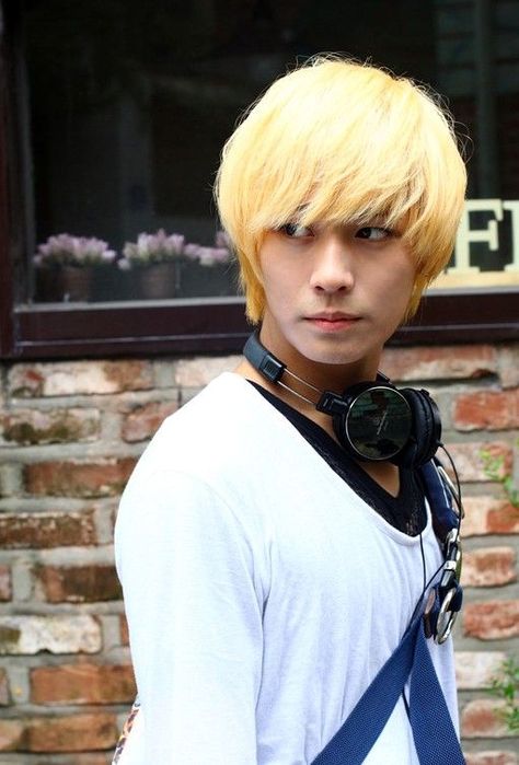 Blonde Hair Japanese, Asian Men Hair, New Hairstyles For Men, Asian Haircuts, Asian Hair Style, Blonde Asian Hair, Korean Boy Hairstyle, Urban Hairstyles, Asian Hairstyles