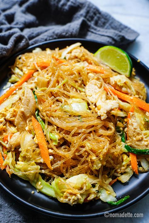 Yam Woon Sen Recipe, Woon Sen Noodles, Pad Thai Authentic, Yum Woon Sen Salad, Pad Woon Sen Recipe Authentic, Thai Glass Noodle Recipes, Best Asian Noodle Recipes, Thai Glass Noodles, Pad Woon Sen Recipe