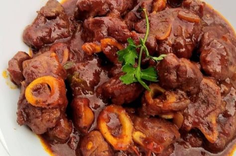 Lamb Knuckle Stew, Lamb Knuckle Potjie South Africa, Neck Of Lamb Recipes, Lamb Knuckle Curry, Lamb Knuckle Stew South African Recipes, Lamb Knuckles Recipes, Lamb Neck Recipes, Lamb Roast Recipe, Slow Cooker Lamb