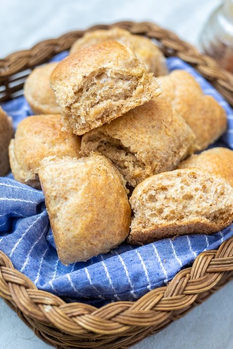 These 100% whole wheat dinner rolls are soft, fluffy, and easy to make! They also happen to be egg and dairy free--making them the perfect roll for anyone! Homemade Pepperoni Rolls, Dinner Rolls Recipe Homemade, Wheat Dinner Rolls, Jenny Can Cook, Wheat Rolls, Whole Wheat Rolls, Wheat Pizza Dough, Savory Dessert, Frozen Rolls