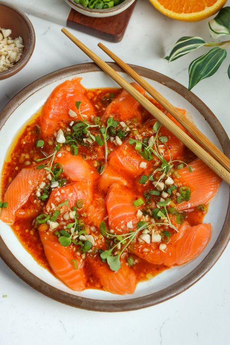 Spicy Salmon Crudo 🌶🍣 This one is full of depth and flavor. It’s fresh, citrusy, spicy and delicious. It is EPIC... you will be obsessed! Spicy Salmon Recipe, Coconut Appetizers, Spicy Orange Salmon, Spicy Salmon Salad, Spicy Mayo Salmon, Rigatoni Recipes, Raw Salmon, Small Bites Appetizers, Gochujang Sauce