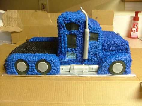 Freightliner Truck Cake Pastel Trailer, Semi Truck Birthday Party, Truck Birthday Party Decorations, Semi Truck Cakes, Cake Truck, Truck Cupcakes, Truck Birthday Cakes, Monster Truck Cake, Truck Cake