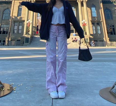 pink cargo pants thrifted tiffany top brandy melville low waisted pants How To Style Pink Cargo Pants, Low Waisted Cargo Pants Outfit, Low Waist Cargo Pants Outfit, Kim Cargo Pants Brandy Melville, Purple Cargo Pants Outfit, Pink Cargos, Pink Cargo Pants Outfits, Dylan Core, Comfy Grunge