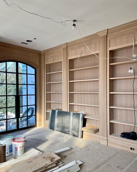 Built In Cabinets Living Room, In Home Library, Oak Paneling, Luxury Bookcase, Bronze Doors, Custom Library, Library Cabinet, Home Library Rooms, Limed Oak