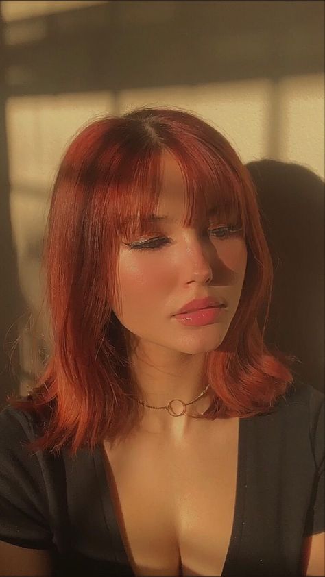 Best Hair Color For Brown Eyes And Fair Skin, Dark Red Short Hair With Bangs, Short Red Hair With Curtain Bangs, Short Red Hair Bangs, Red Short Hair With Bangs, Red Hair Color Short, Short Red Hair With Bangs, Latina Short Hair, Red Haircut